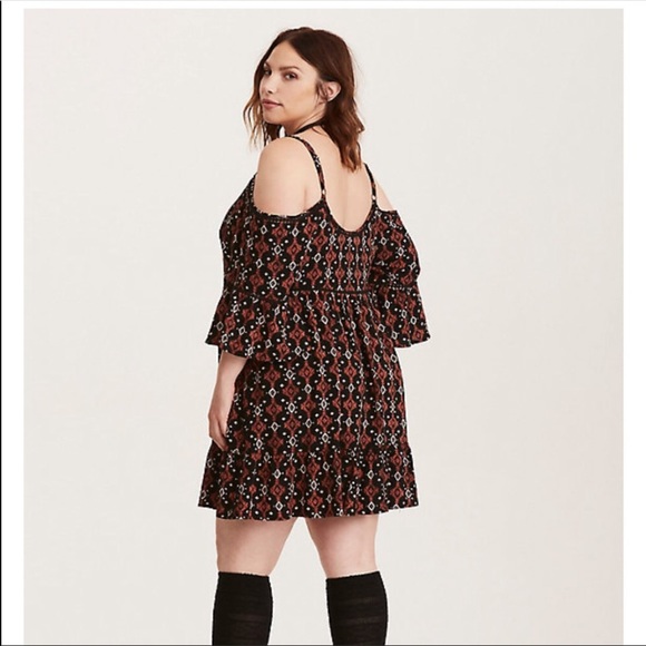 New Torrid Geo Print Cold Shoulder Dress Size 1 / 1X - Picture 13 of 14